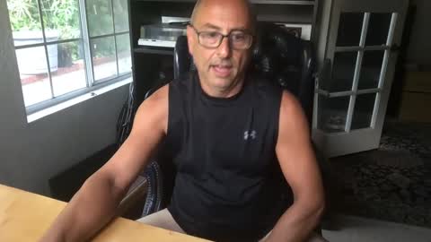 daddy vegas  for single women and couples here online show from 09.13.25