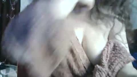 Snapshot of 77lilu chatting on 04.19.26 Lilu online show from 04.19.26