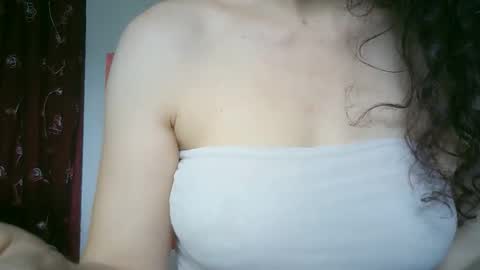 Snapshot of 77lilu chatting on 04.23.26 Lilu online show from 04.23.26