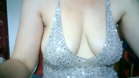 Snapshot of 77lilu chatting on 06.26.26 Lilu online show from 06.26.26