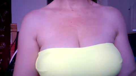 Snapshot of 77lilu chatting on 06.29.26 Lilu online show from 06.29.26