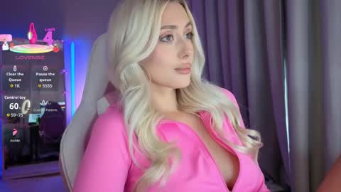 Snapshot of 7loren_wood7 chatting on 05.15.26 Loren Wood online show from 05.15.26