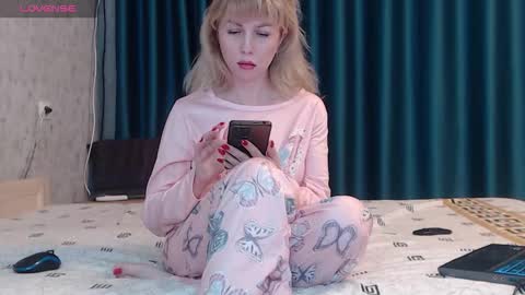 8000 Boginya online show from 01.16.26