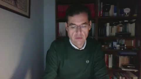 Snapshot of 8age chatting on 12.25.24 8age online show from 12.25.24