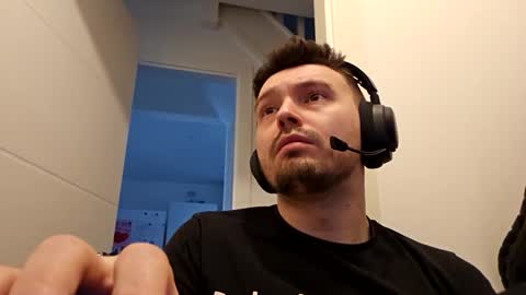 Snapshot of 8inchdude93 chatting on 10.15.25 8inchdude93 online show from 10.15.25