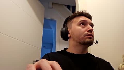 Snapshot of 8inchdude93 chatting on 10.17.25 8inchdude93 online show from 10.17.25