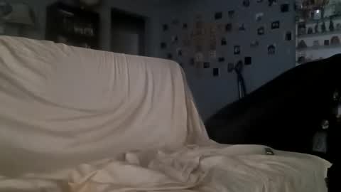 Snapshot of 8intenn chatting on 03.04.25 8intenn online show from 03.04.25