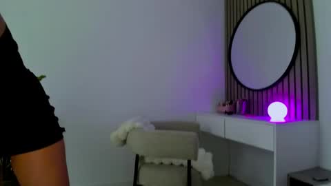 Snapshot of 8selene chatting on 05.20.26 8selene online show from 05.20.26