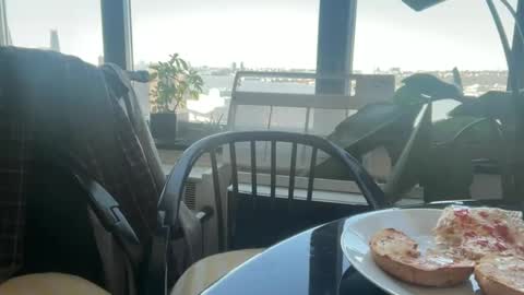 huh online show from 10.09.25