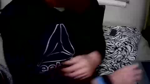 Snapshot of 90210screamer chatting on 10.17.25 90210screamer online show from 10.17.25