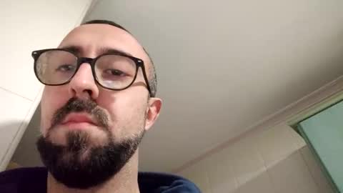 Snapshot of 90gonzalo chatting on 12.22.25 90gonzalo online show from 12.22.25