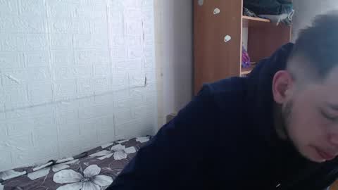 Snapshot of _a_k_i_ chatting on 05.30.26 Aki online show from 05.30.26
