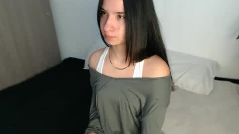 _abrill_20 online show from 10.27.25