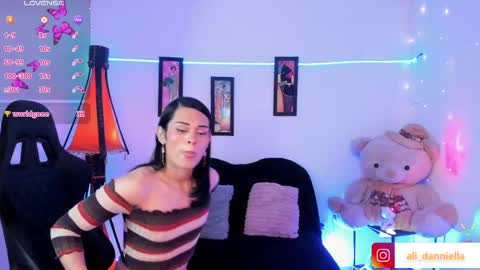 Snapshot of _ali_danniella_ chatting on 03.31.26 danniella Indepeding Model online show from 03.31.26