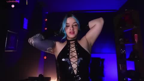 Miss Alice  My internet sucks these days see you soon online show from 11.03.25