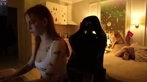 _alice_meyss_ online show from 12.14.25