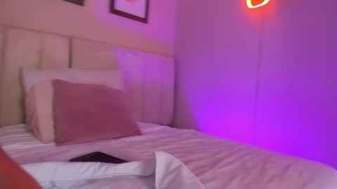 Hii I m Alison   online show from 10.10.25