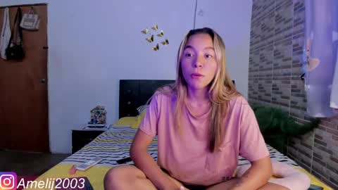 Snapshot of _amelia_johns chatting on 03.11.25 AMELIA online show from 03.11.25