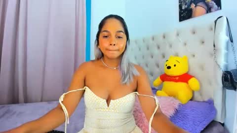 Snapshot of _analia chatting on 02.01.25 Analia online show from 02.01.25