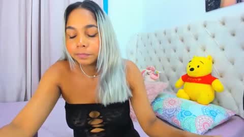 Snapshot of _analia chatting on 02.06.25 Analia online show from 02.06.25