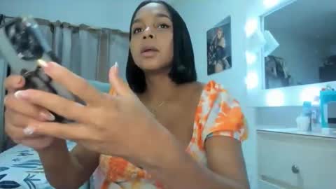 Analia online show from 04.28.26