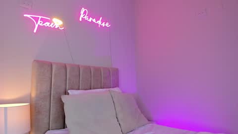 ngela  online show from 02.04.25