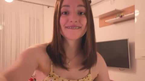 Snapshot of _annieone chatting on 04.21.26 Anna online show from 04.21.26