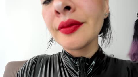 antonia online show from 12.26.24