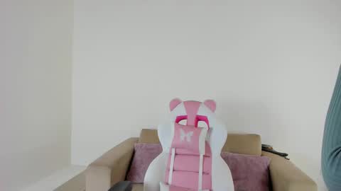    online show from 03.03.25