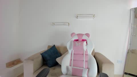    online show from 10.20.25