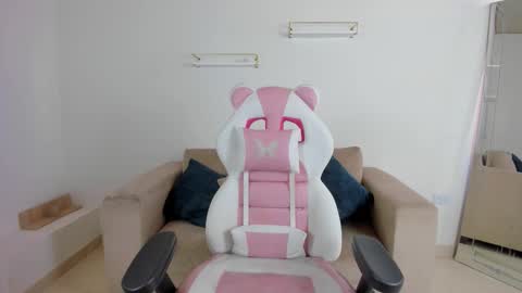    online show from 11.12.25