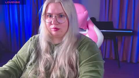 _ariaakashi_ online show from 02.13.25