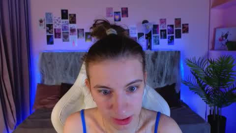 _ash_leyy_ online show from 10.25.25