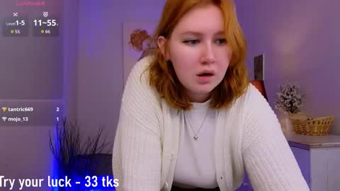 Snapshot of _aurareflection chatting on 11.29.25 hello im Lira online show from 11.29.25