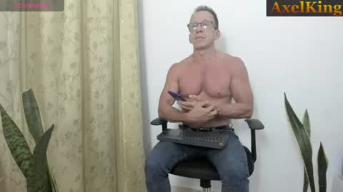 Snapshot of _axelking1_ chatting on 07.14.26 Axel online show from 07.14.26