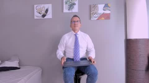 _axelking_ online show from 10.20.25