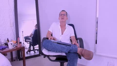 _axelking_ online show from 02.06.26