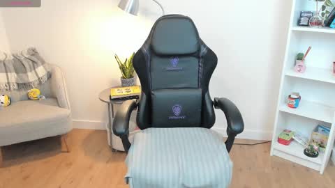 Bella Evans online show from 02.25.25