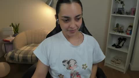 Snapshot of _bellaevans_ chatting on 04.20.26 Bella Evans online show from 04.20.26
