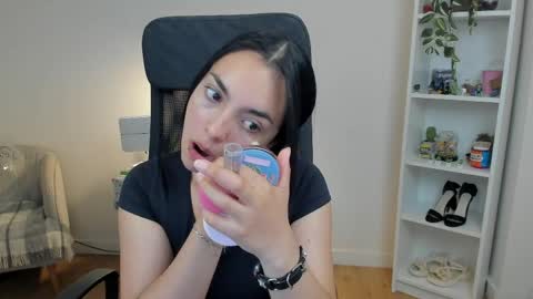 Snapshot of _bellaevans_ chatting on 05.29.26 Bella Evans online show from 05.29.26