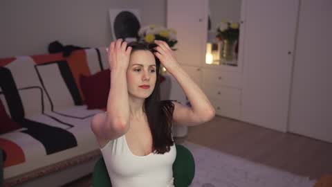 Snapshot of _blackbee_ chatting on 01.23.25 Lili online show from 01.23.25