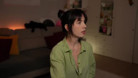 Snapshot of _blackbee_ chatting on 06.28.26 Lili online show from 06.28.26