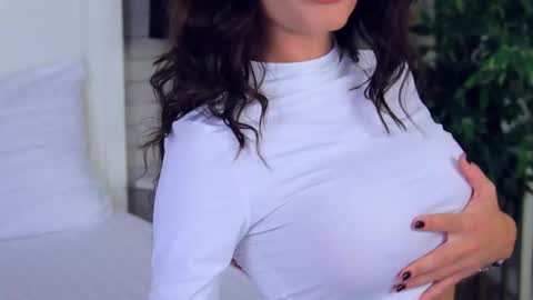 _carlawhite_ online show from 10.08.25