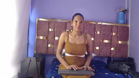 Snapshot of _caroline34 chatting on 11.28.25 Caroline online show from 11.28.25