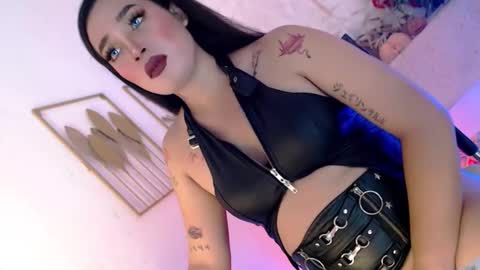 Caroline online show from 02.11.26