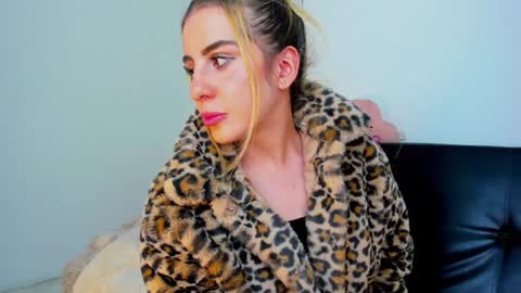  Chloe  online show from 12.14.24