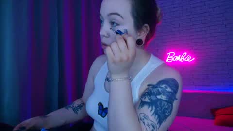 Snapshot of _crazybee_ chatting on 05.31.26 Nica online show from 05.31.26