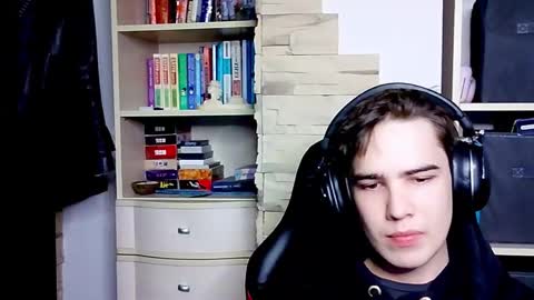 _crise_next_door_ online show from 10.08.25