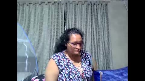 Snapshot of _cristal09 chatting on 10.05.25 _cristal09 online show from 10.05.25