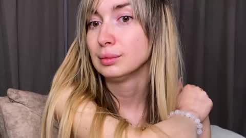 _crystal_moon_1 online show from 11.22.25